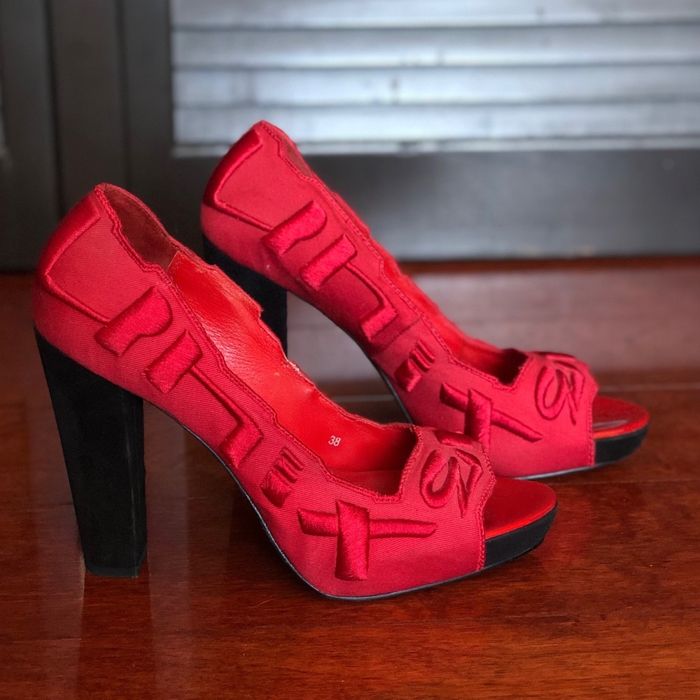 Red high heels United Nude